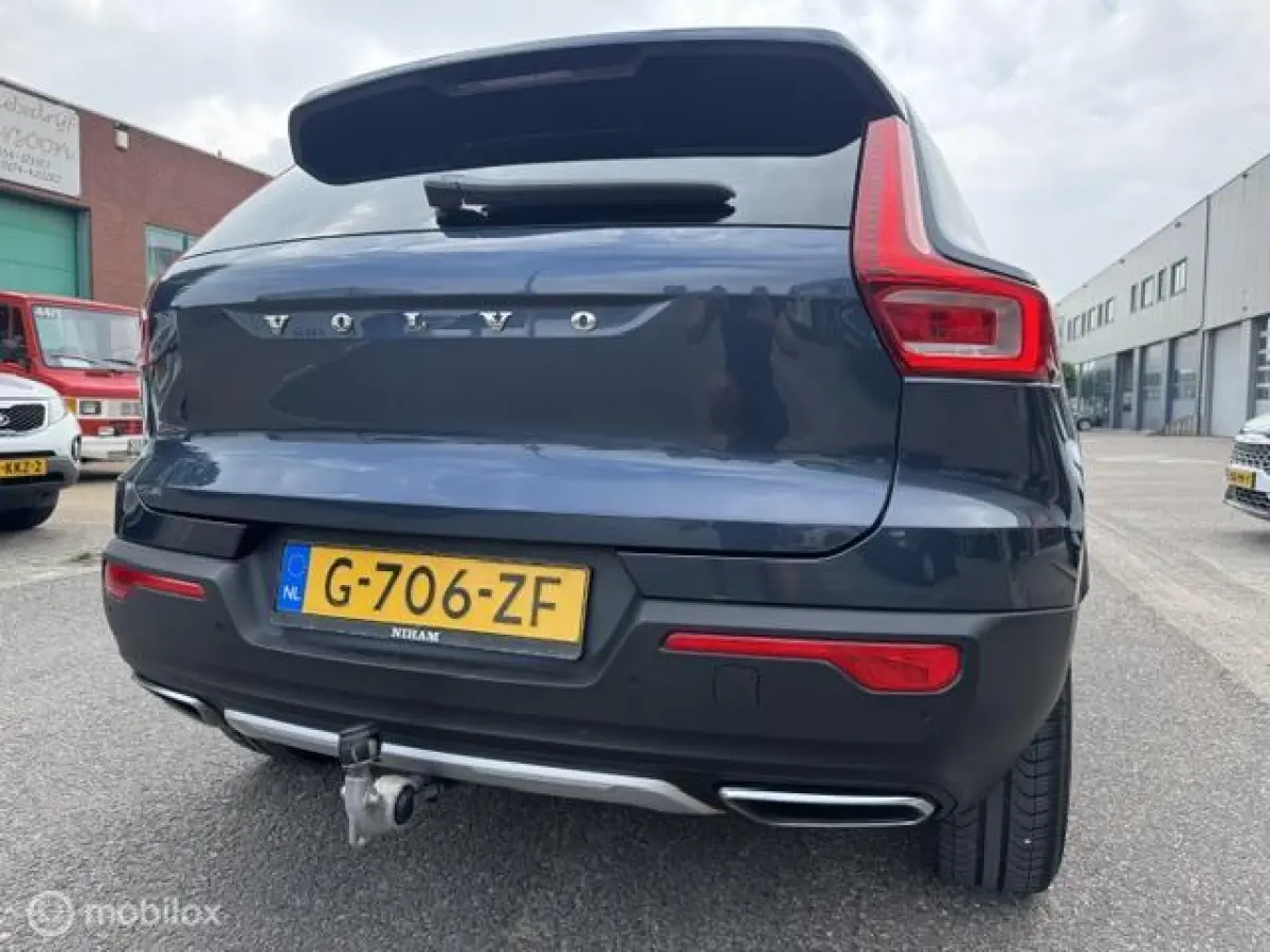 1.5 T3 Inscription Trekhaak , 163pk , 1.600kg trekgewicht , Navigatie , Camera , Parkeerhulp voor & Achter , Lederbekleding incl stoel verwarming , Volvo dealer onderhouden