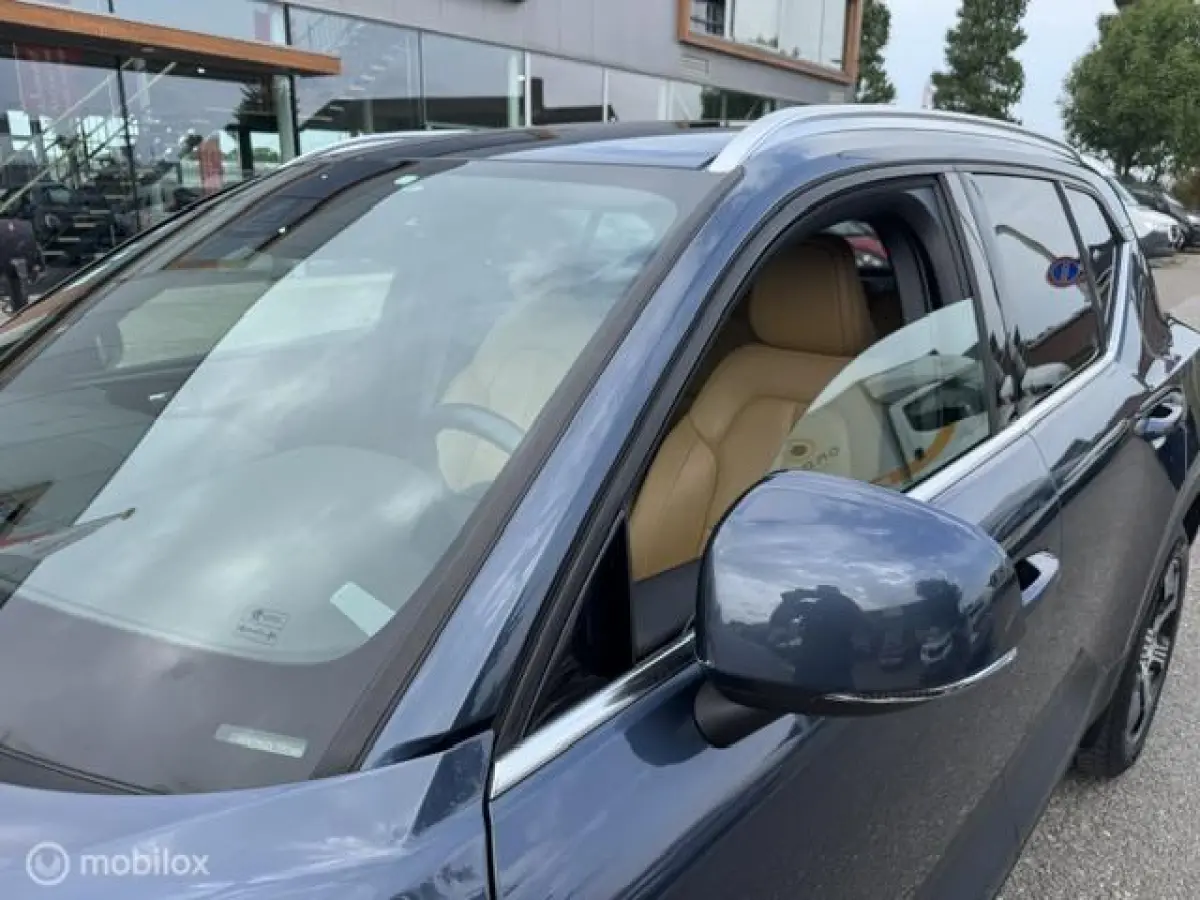 1.5 T3 Inscription Trekhaak , 163pk , 1.600kg trekgewicht , Navigatie , Camera , Parkeerhulp voor & Achter , Lederbekleding incl stoel verwarming , Volvo dealer onderhouden