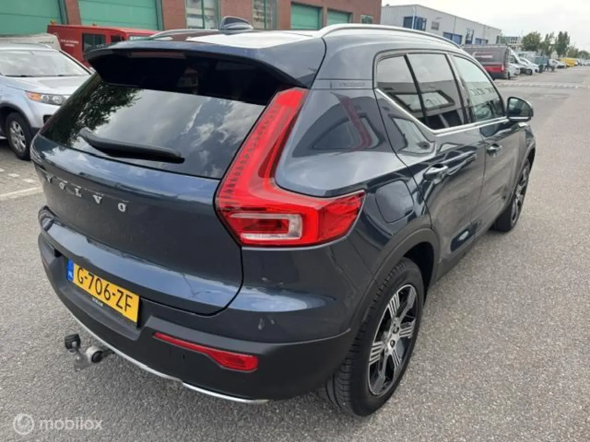 1.5 T3 Inscription Trekhaak , 163pk , 1.600kg trekgewicht , Navigatie , Camera , Parkeerhulp voor & Achter , Lederbekleding incl stoel verwarming , Volvo dealer onderhouden