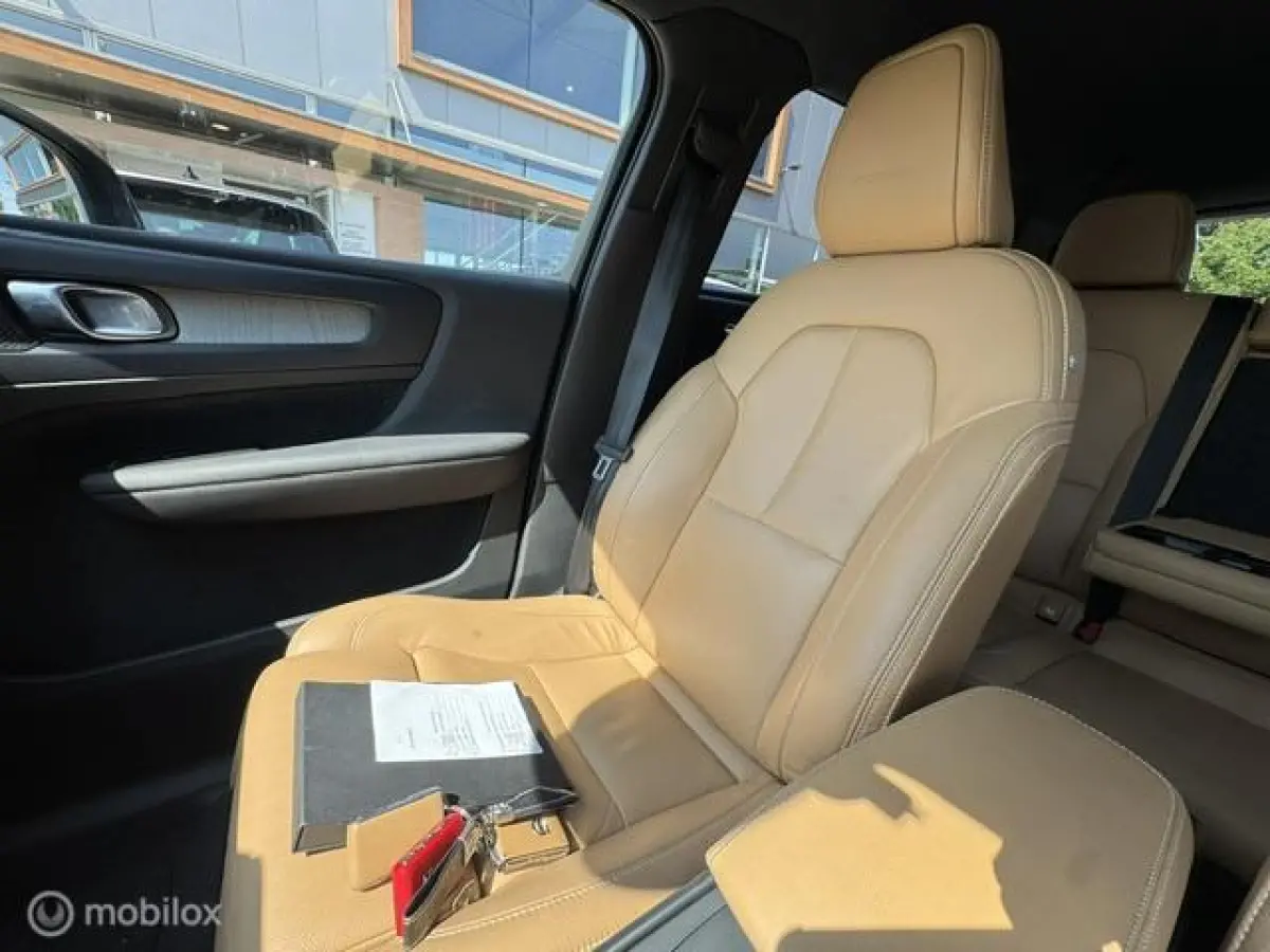 1.5 T3 Inscription Trekhaak , 163pk , 1.600kg trekgewicht , Navigatie , Camera , Parkeerhulp voor & Achter , Lederbekleding incl stoel verwarming , Volvo dealer onderhouden