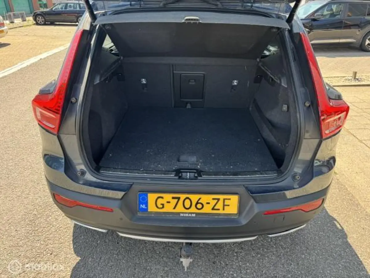 1.5 T3 Inscription Trekhaak , 163pk , 1.600kg trekgewicht , Navigatie , Camera , Parkeerhulp voor & Achter , Lederbekleding incl stoel verwarming , Volvo dealer onderhouden