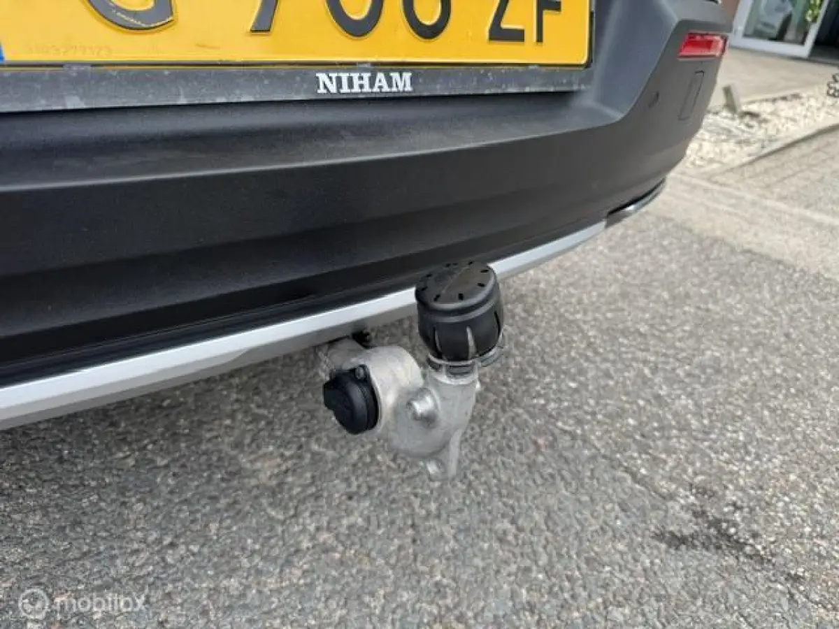 1.5 T3 Inscription Trekhaak , 163pk , 1.600kg trekgewicht , Navigatie , Camera , Parkeerhulp voor & Achter , Lederbekleding incl stoel verwarming , Volvo dealer onderhouden
