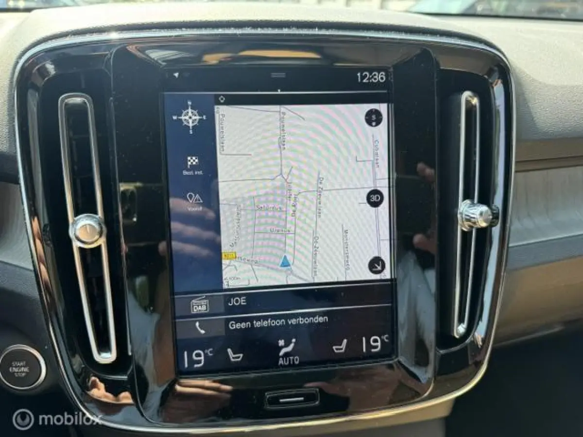 1.5 T3 Inscription Trekhaak , 163pk , 1.600kg trekgewicht , Navigatie , Camera , Parkeerhulp voor & Achter , Lederbekleding incl stoel verwarming , Volvo dealer onderhouden