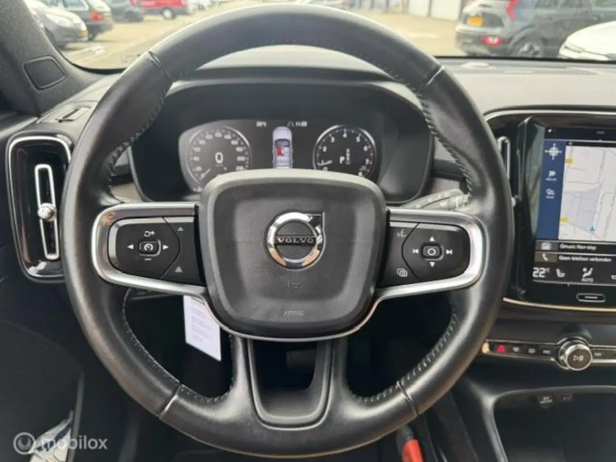 1.5 T3 Inscription Trekhaak , 163pk , 1.600kg trekgewicht , Navigatie , Camera , Parkeerhulp voor & Achter , Lederbekleding incl stoel verwarming , Volvo dealer onderhouden