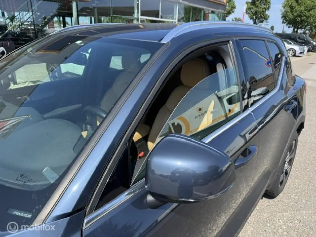 1.5 T3 Inscription Trekhaak , 163pk , 1.600kg trekgewicht , Navigatie , Camera , Parkeerhulp voor & Achter , Lederbekleding incl stoel verwarming , Volvo dealer onderhouden