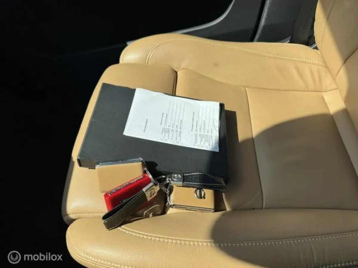 1.5 T3 Inscription Trekhaak , 163pk , 1.600kg trekgewicht , Navigatie , Camera , Parkeerhulp voor & Achter , Lederbekleding incl stoel verwarming , Volvo dealer onderhouden