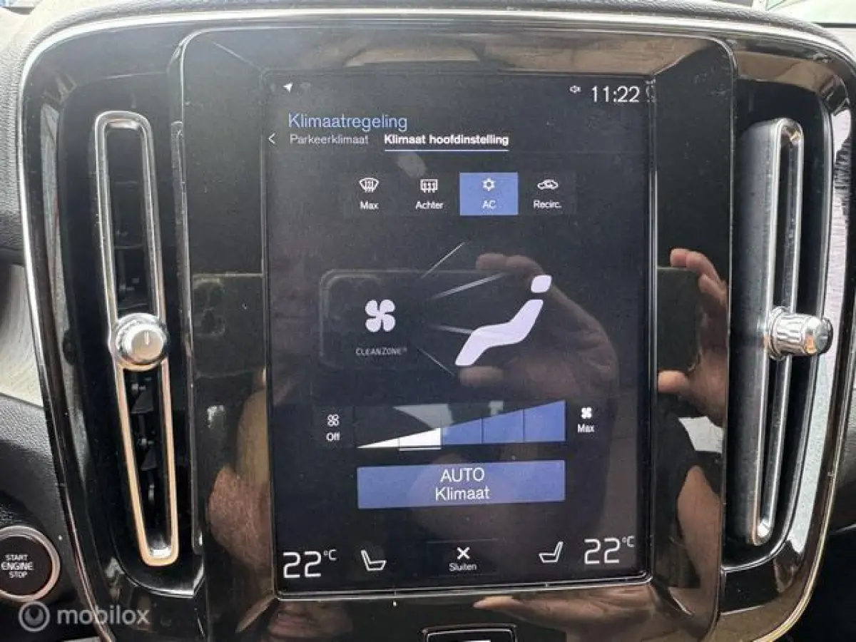 1.5 T3 Inscription Trekhaak , 163pk , 1.600kg trekgewicht , Navigatie , Camera , Parkeerhulp voor & Achter , Lederbekleding incl stoel verwarming , Volvo dealer onderhouden