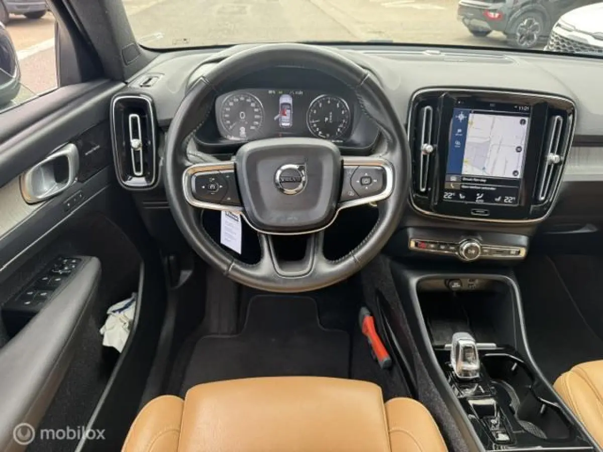 1.5 T3 Inscription Trekhaak , 163pk , 1.600kg trekgewicht , Navigatie , Camera , Parkeerhulp voor & Achter , Lederbekleding incl stoel verwarming , Volvo dealer onderhouden