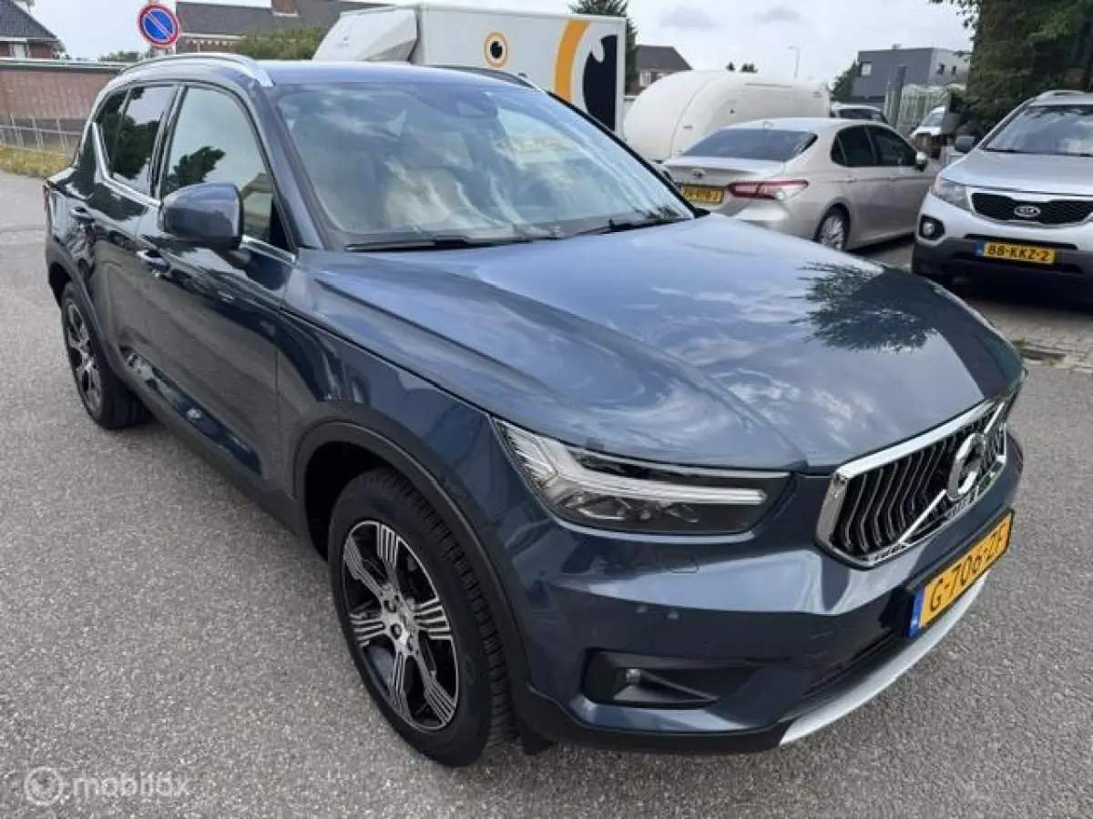 1.5 T3 Inscription Trekhaak , 163pk , 1.600kg trekgewicht , Navigatie , Camera , Parkeerhulp voor & Achter , Lederbekleding incl stoel verwarming , Volvo dealer onderhouden