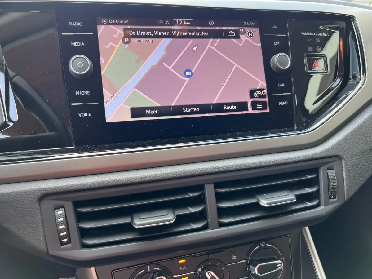 1.0 TSI COMFL. / DSG-AUTOMAAT / 5-DRS / NAVI / PDC /