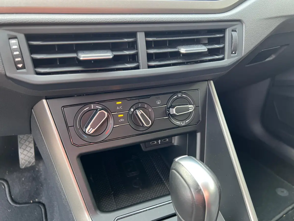1.0 TSI COMFL. / DSG-AUTOMAAT / 5-DRS / NAVI / PDC /