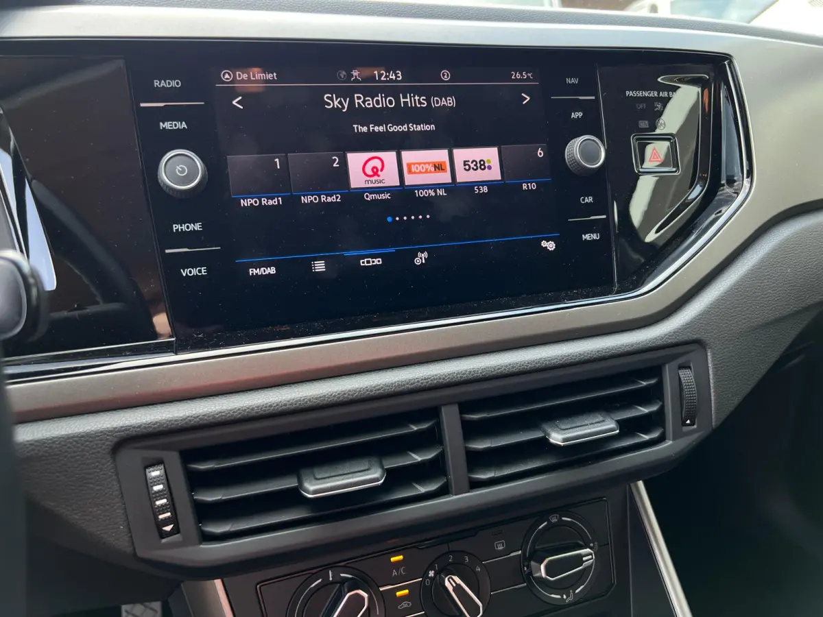 1.0 TSI COMFL. / DSG-AUTOMAAT / 5-DRS / NAVI / PDC /