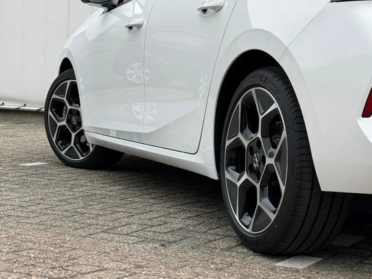1.2 Turbo Hybrid 145PK GS met 360-Camera, Winterpakket, 18inch