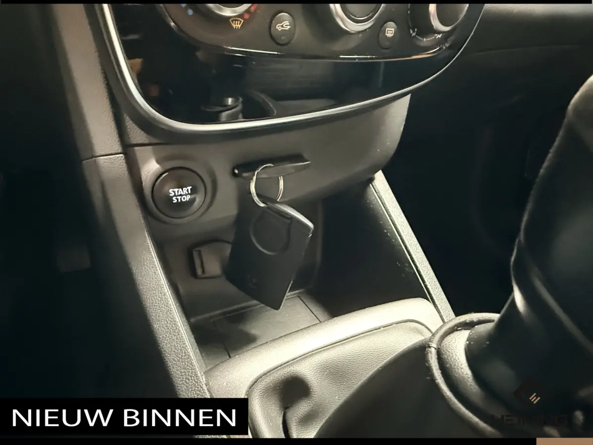 0.9 TCe Limited. Cruise control. Navi. NAP