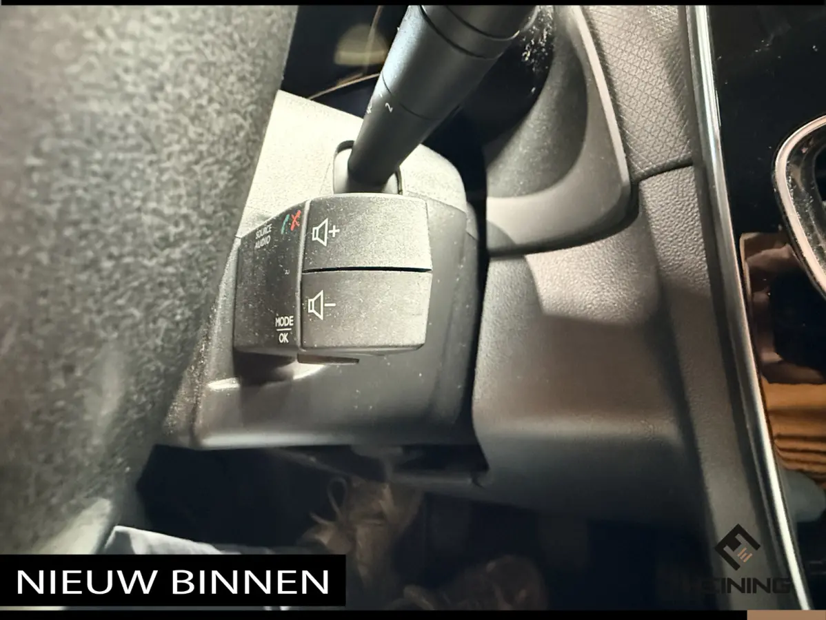 0.9 TCe Limited. Cruise control. Navi. NAP
