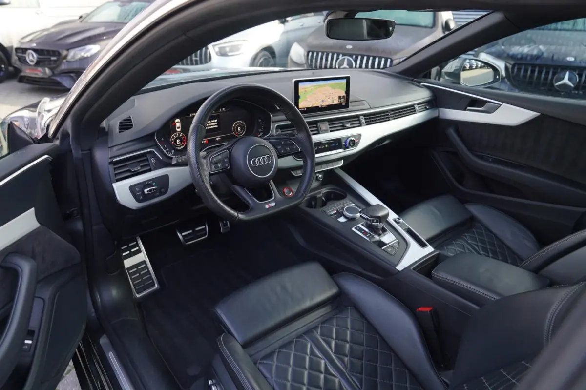 2.0 TFSI ultra Launch Edition | RS Zetels | Panorama | Massage stoelen | Stoelverwarming | LED | 2 x S-line | NAP