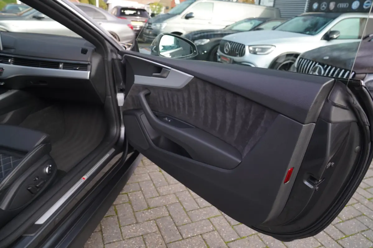 2.0 TFSI ultra Launch Edition | RS Zetels | Panorama | Massage stoelen | Stoelverwarming | LED | 2 x S-line | NAP