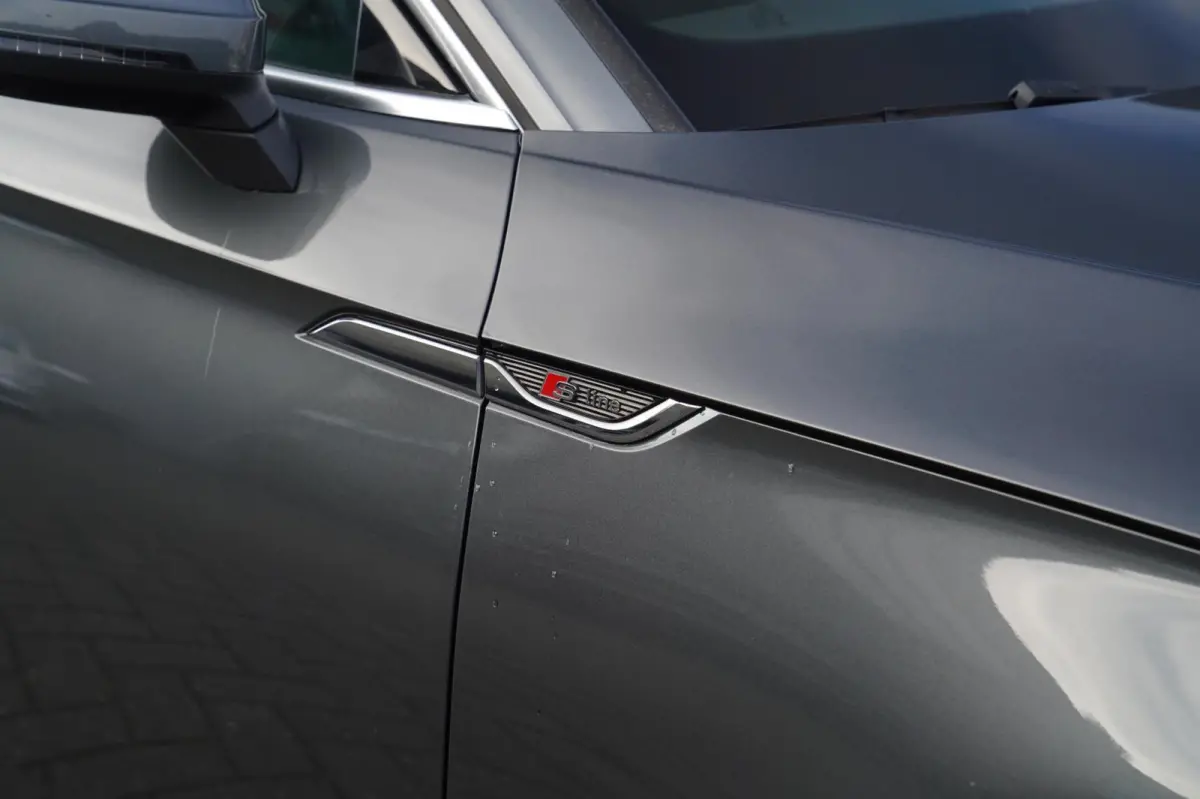 2.0 TFSI ultra Launch Edition | RS Zetels | Panorama | Massage stoelen | Stoelverwarming | LED | 2 x S-line | NAP