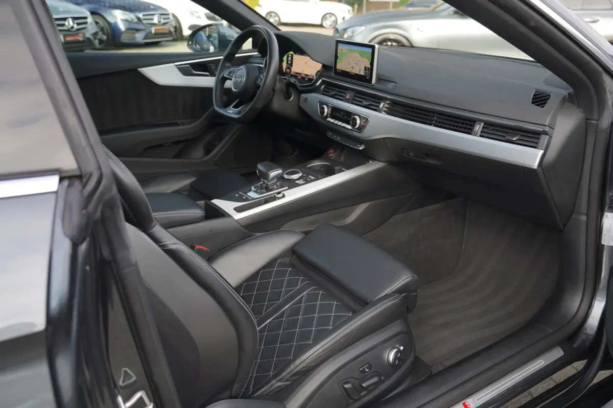 2.0 TFSI ultra Launch Edition | RS Zetels | Panorama | Massage stoelen | Stoelverwarming | LED | 2 x S-line | NAP