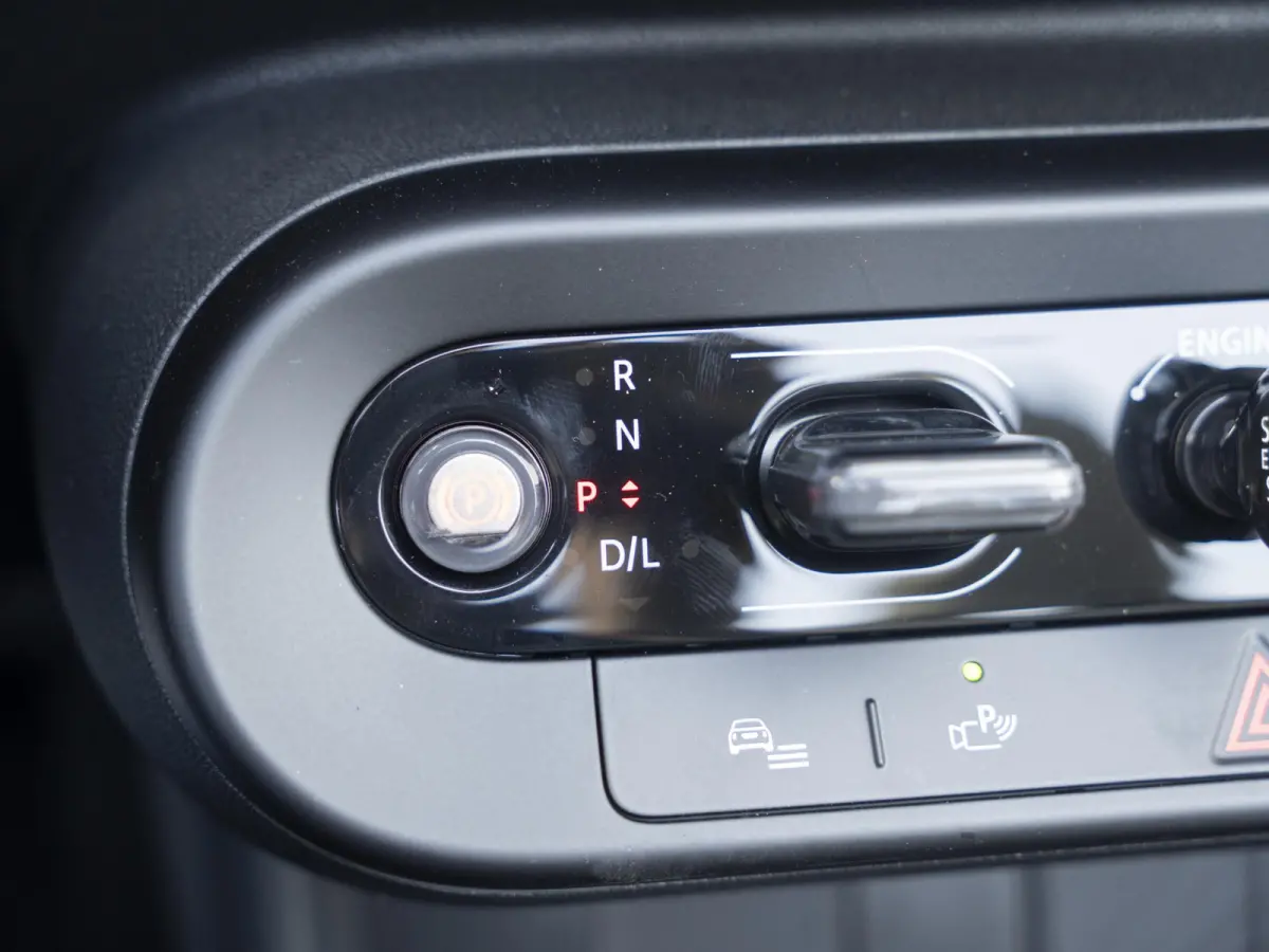 C Favoured XL-pakket | Elektrisch verstelbare stoelen | Harman Kardon | Parking Assistant Plus |