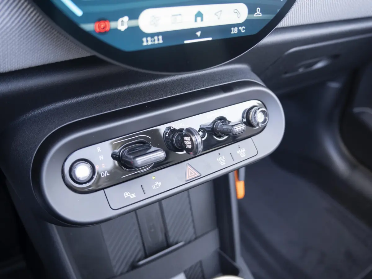 C Favoured XL-pakket | Elektrisch verstelbare stoelen | Harman Kardon | Parking Assistant Plus |