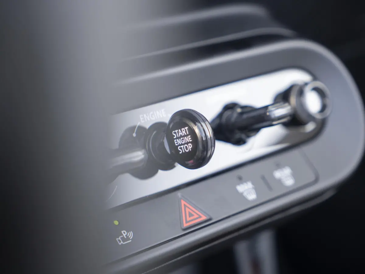 C Favoured XL-pakket | Elektrisch verstelbare stoelen | Harman Kardon | Parking Assistant Plus |