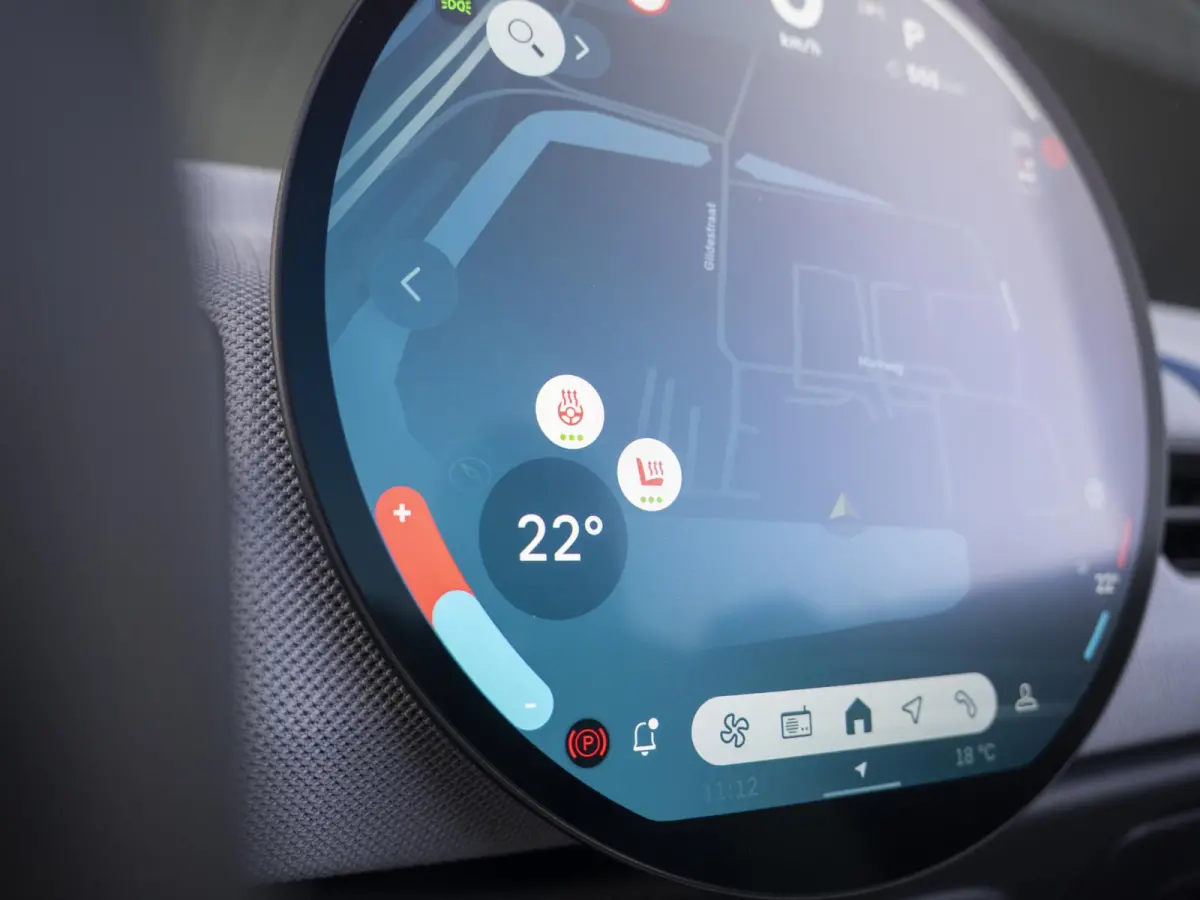 C Favoured XL-pakket | Elektrisch verstelbare stoelen | Harman Kardon | Parking Assistant Plus |