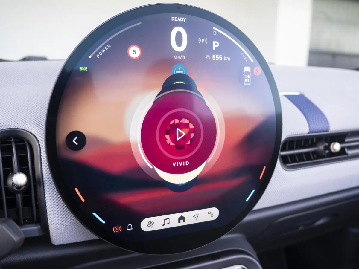 C Favoured XL-pakket | Elektrisch verstelbare stoelen | Harman Kardon | Parking Assistant Plus |