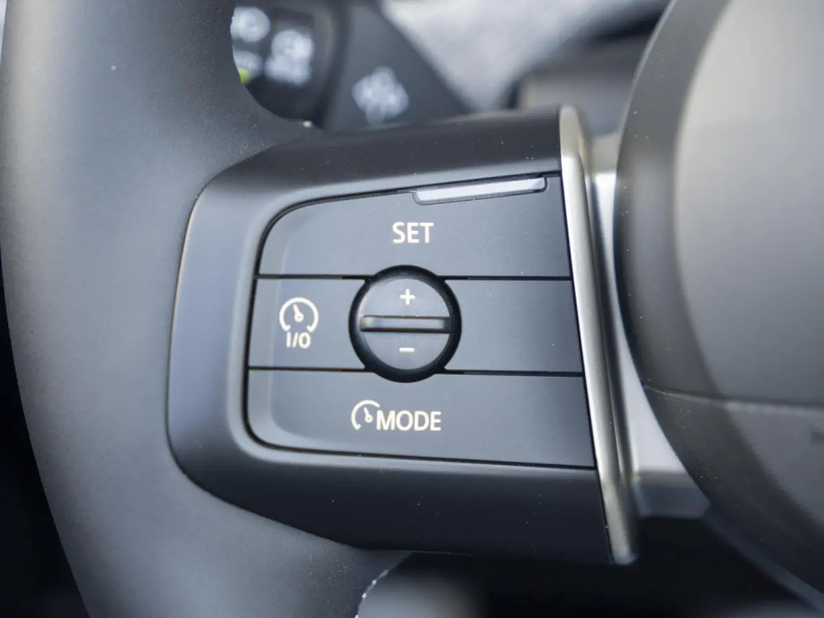 C Favoured XL-pakket | Elektrisch verstelbare stoelen | Harman Kardon | Parking Assistant Plus |
