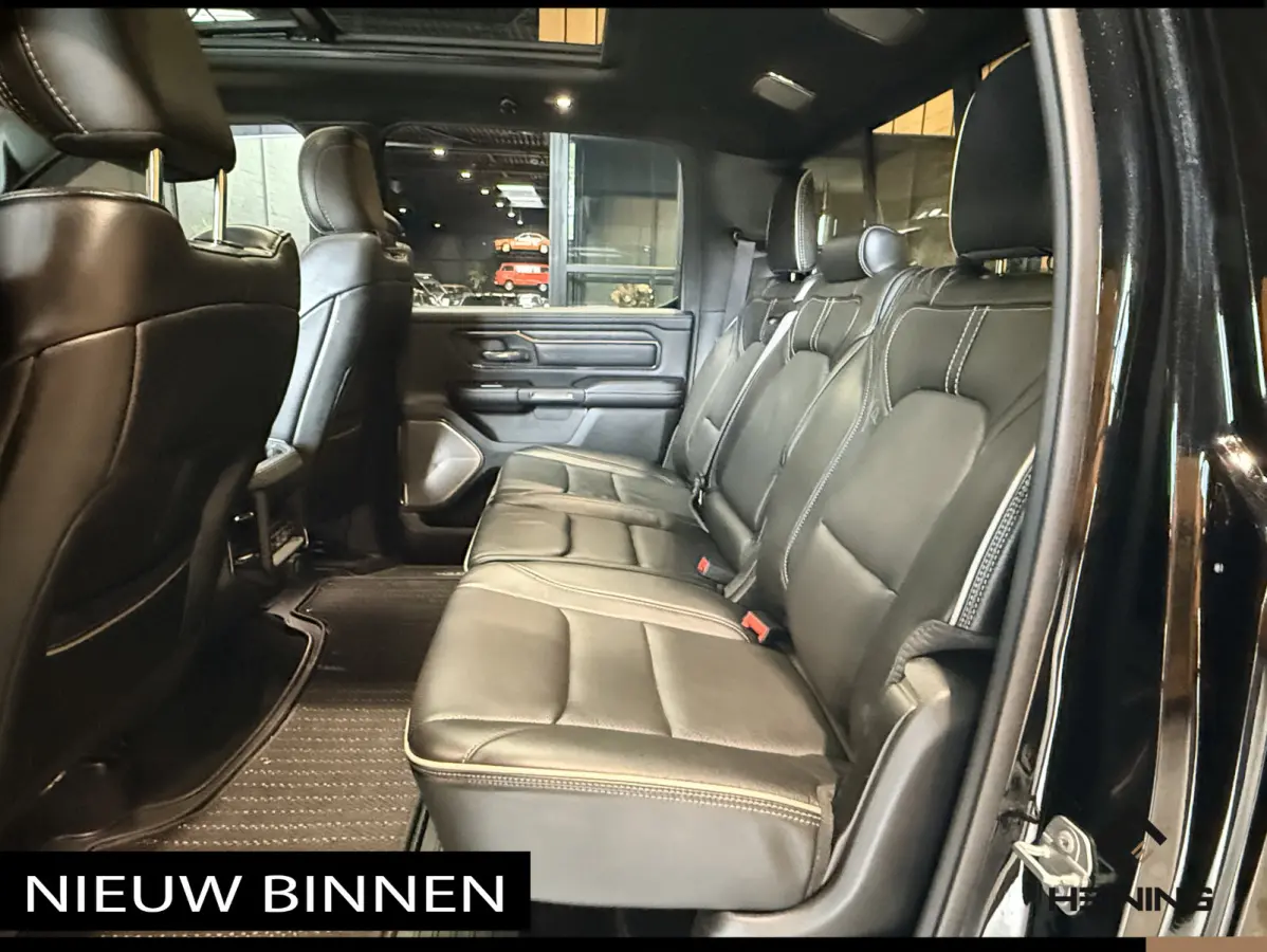 1500 5.7 V8 4x4 Crew Cab Limited Night. 22 inch. HUD. Luchtvering. Alle opties.
