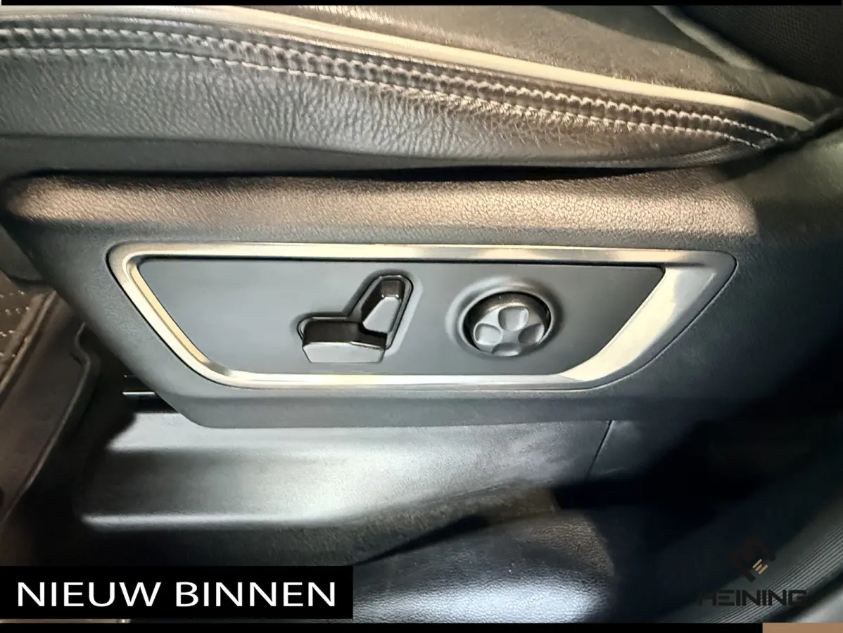 1500 5.7 V8 4x4 Crew Cab Limited Night. 22 inch. HUD. Luchtvering. Alle opties.