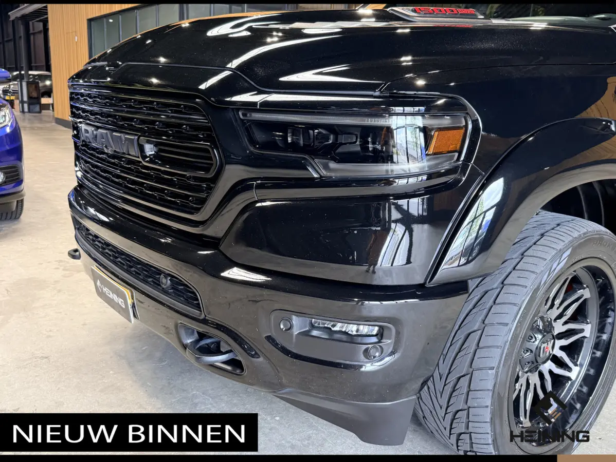 1500 5.7 V8 4x4 Crew Cab Limited Night. 22 inch. HUD. Luchtvering. Alle opties.