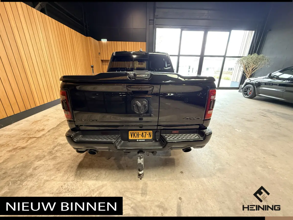1500 5.7 V8 4x4 Crew Cab Limited Night. 22 inch. HUD. Luchtvering. Alle opties.