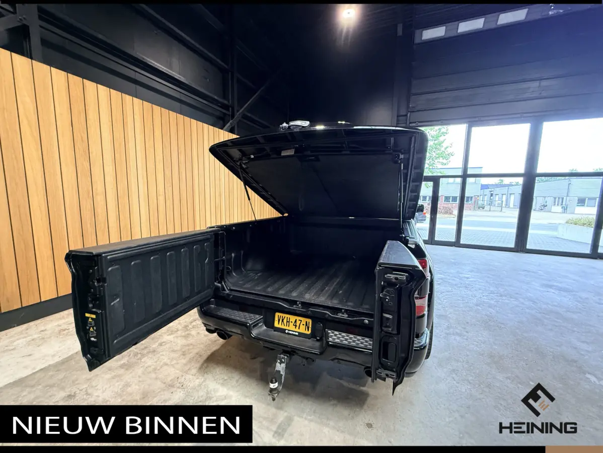 1500 5.7 V8 4x4 Crew Cab Limited Night. 22 inch. HUD. Luchtvering. Alle opties.