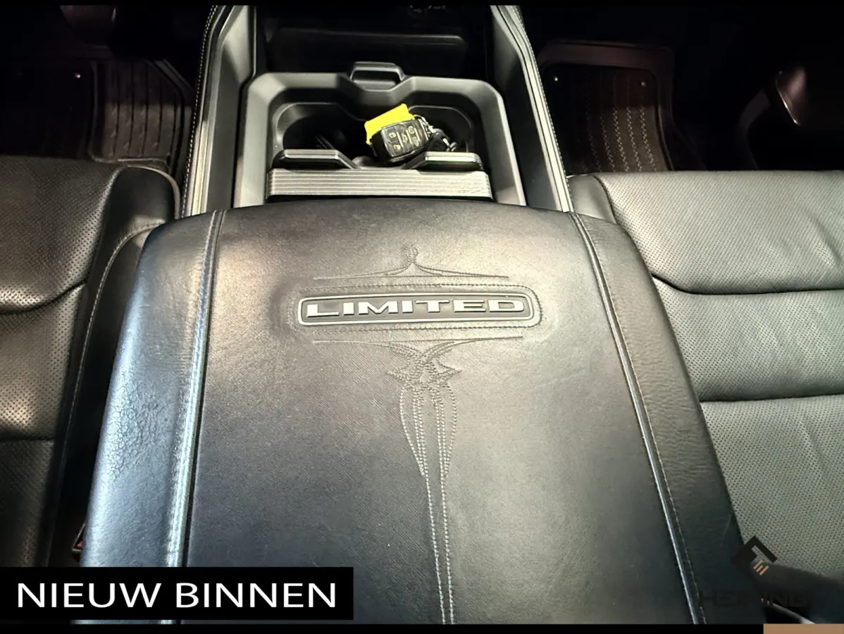 1500 5.7 V8 4x4 Crew Cab Limited Night. 22 inch. HUD. Luchtvering. Alle opties.