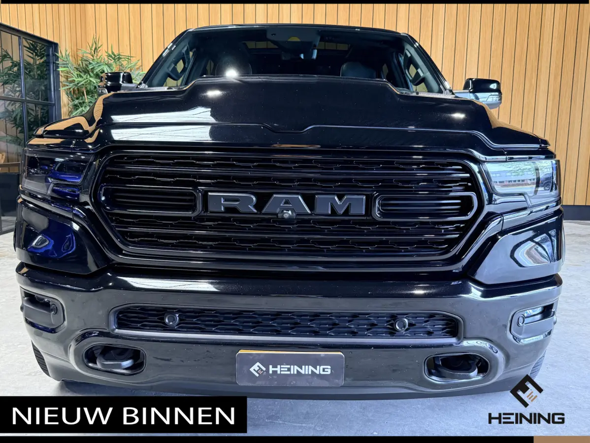 1500 5.7 V8 4x4 Crew Cab Limited Night. 22 inch. HUD. Luchtvering. Alle opties.