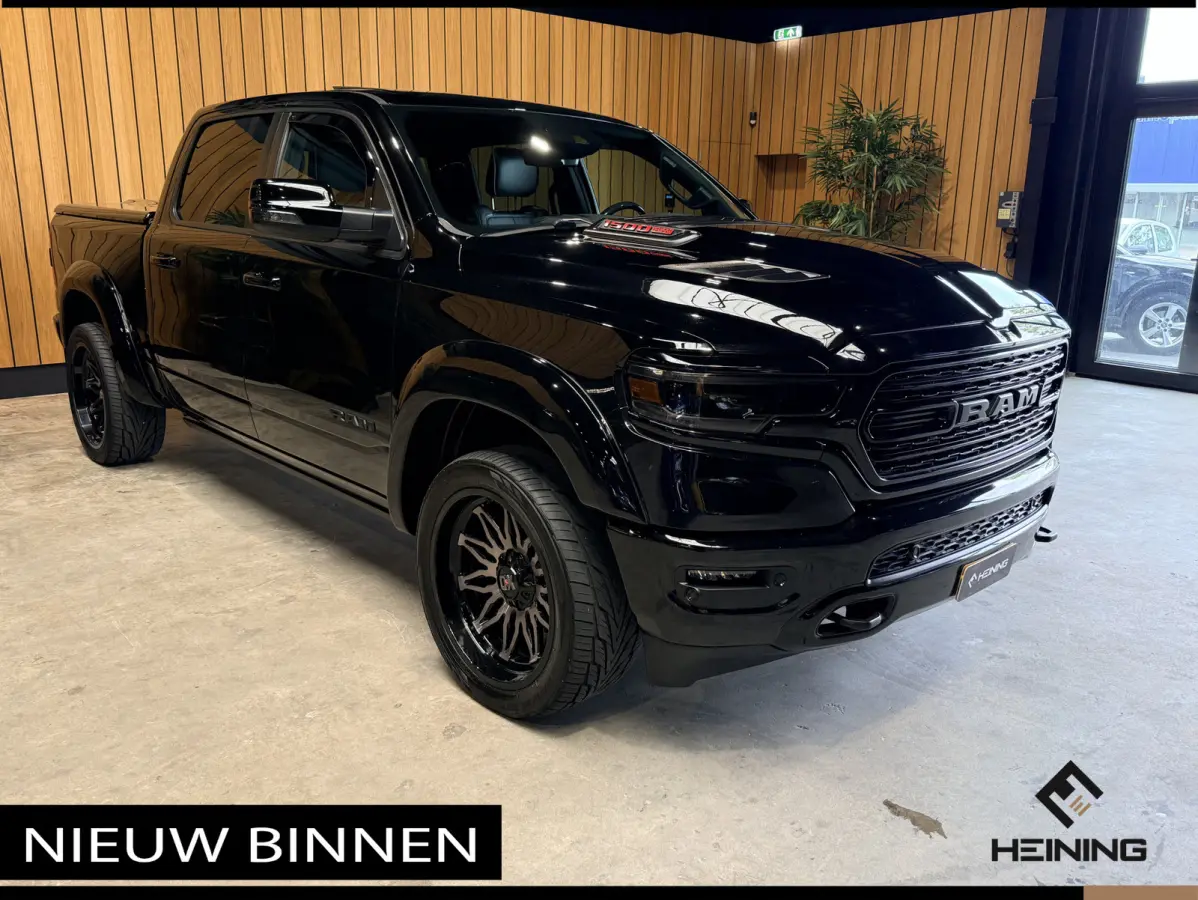 1500 5.7 V8 4x4 Crew Cab Limited Night. 22 inch. HUD. Luchtvering. Alle opties.