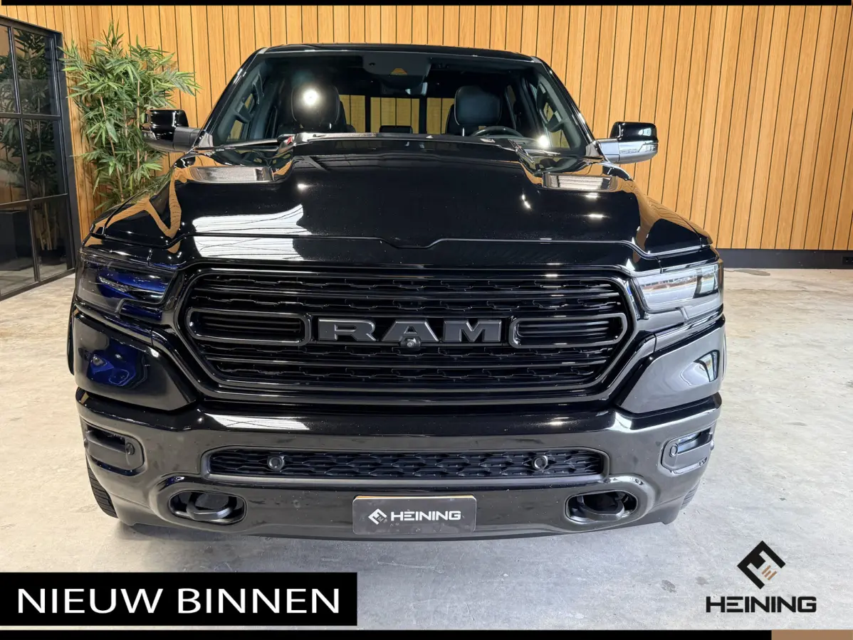 1500 5.7 V8 4x4 Crew Cab Limited Night. 22 inch. HUD. Luchtvering. Alle opties.