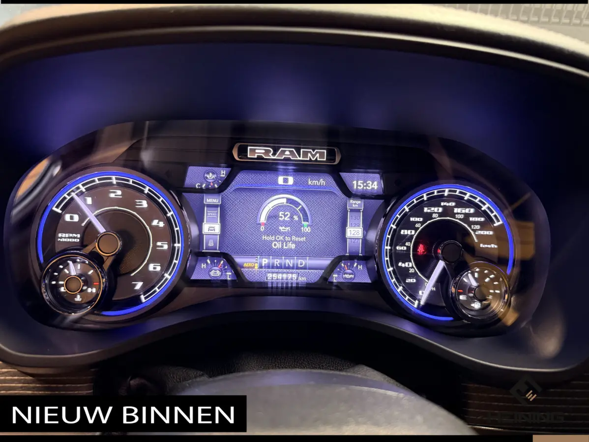 1500 5.7 V8 4x4 Crew Cab Limited Night. 22 inch. HUD. Luchtvering. Alle opties.