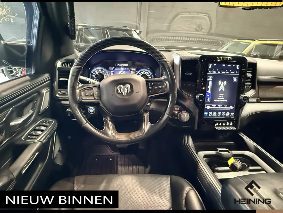 1500 5.7 V8 4x4 Crew Cab Limited Night. 22 inch. HUD. Luchtvering. Alle opties.