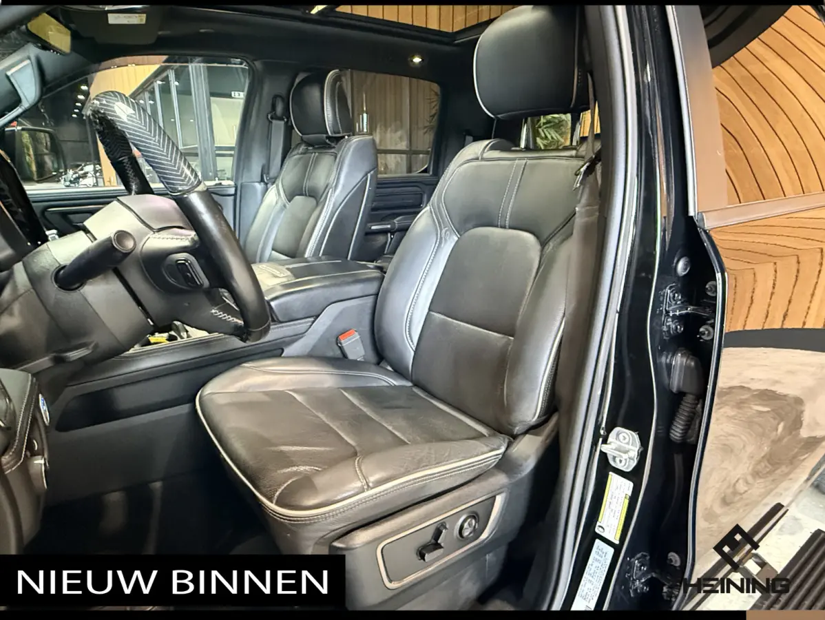 1500 5.7 V8 4x4 Crew Cab Limited Night. 22 inch. HUD. Luchtvering. Alle opties.