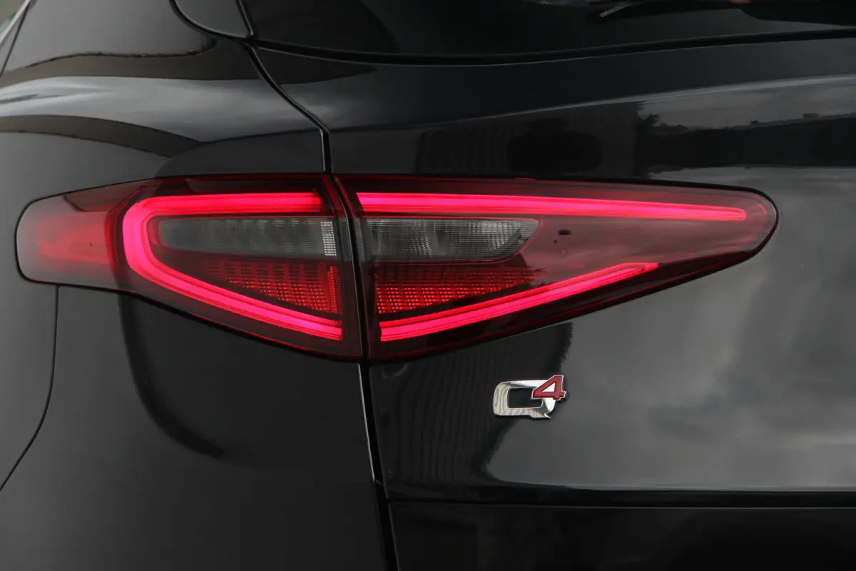 2.0 T AWD Super Business Edition | 20" | Leder | Adaptive Cruise Control | Camera | Carplay