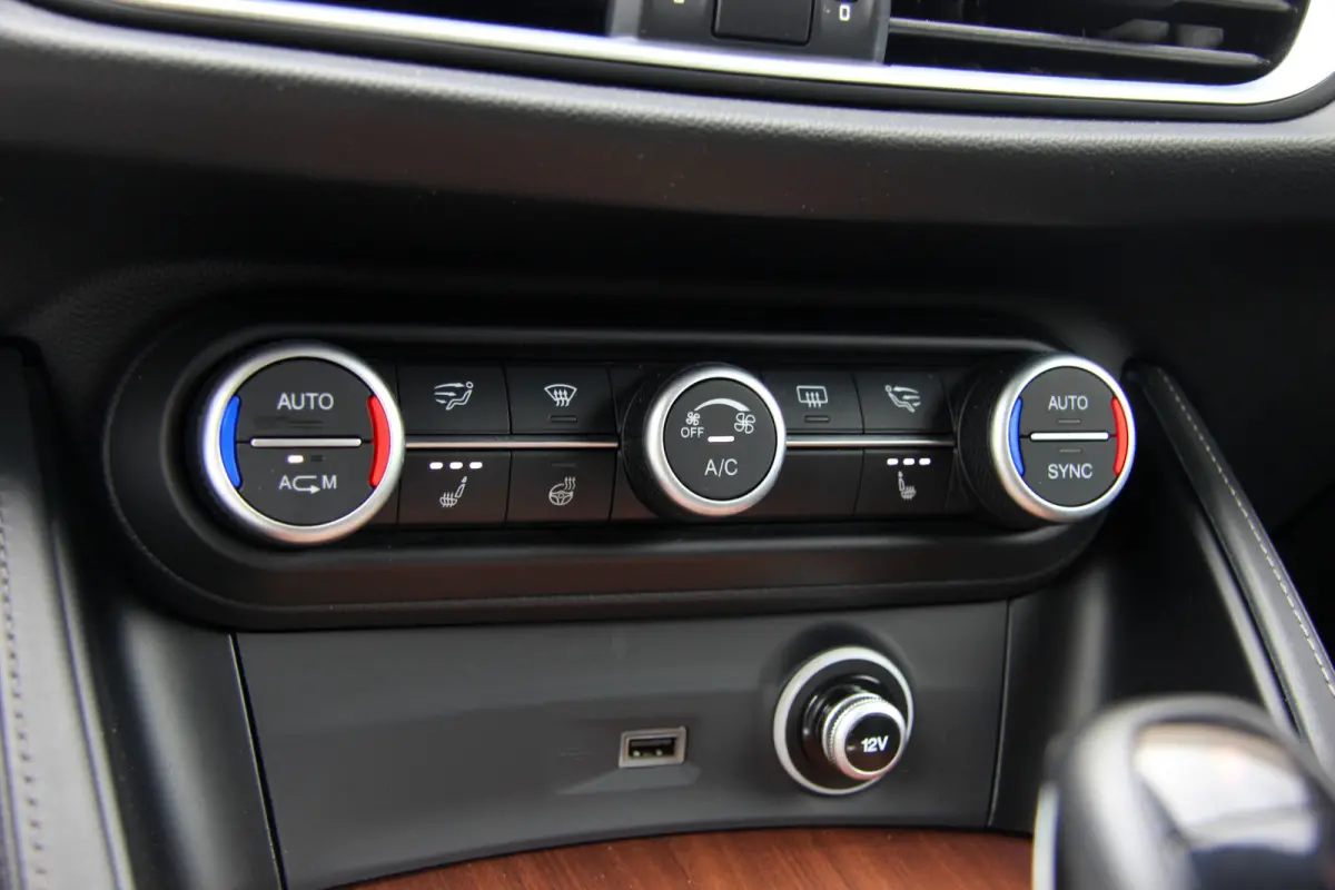 2.0 T AWD Super Business Edition | 20" | Leder | Adaptive Cruise Control | Camera | Carplay