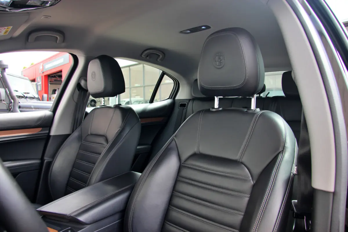 2.0 T AWD Super Business Edition | 20" | Leder | Adaptive Cruise Control | Camera | Carplay