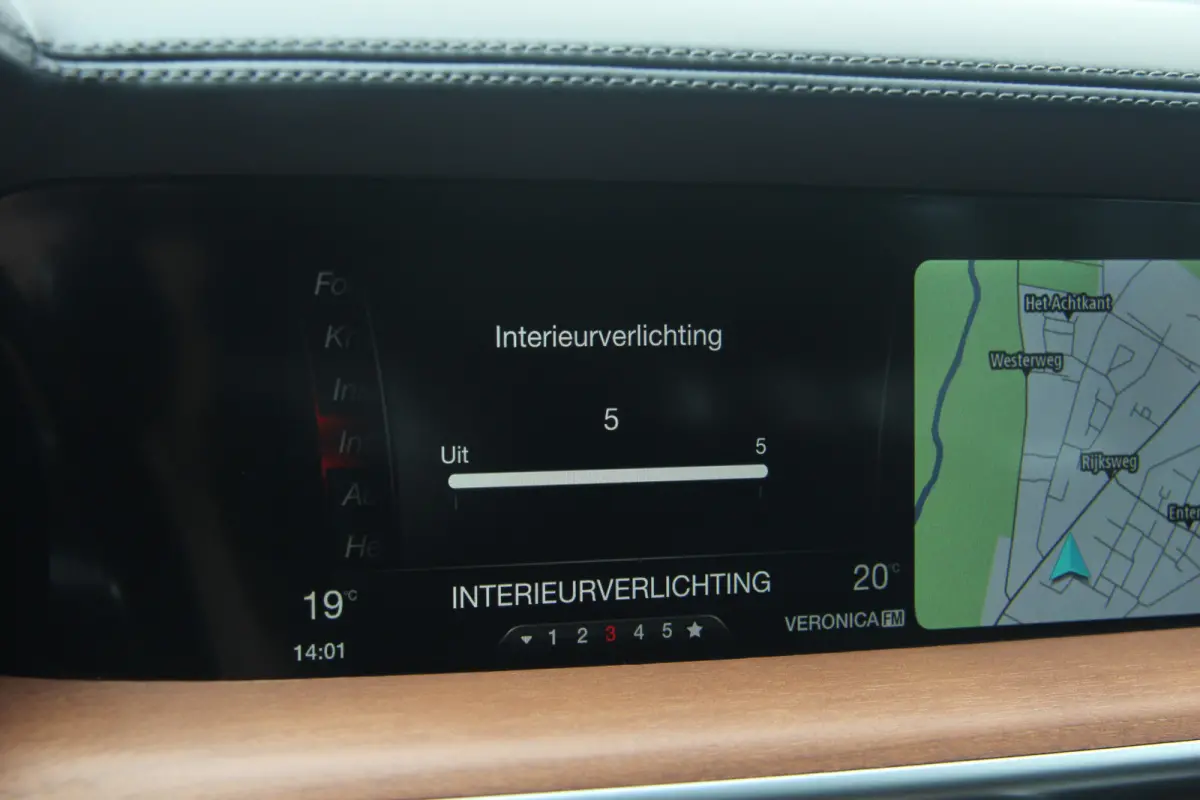 2.0 T AWD Super Business Edition | 20" | Leder | Adaptive Cruise Control | Camera | Carplay
