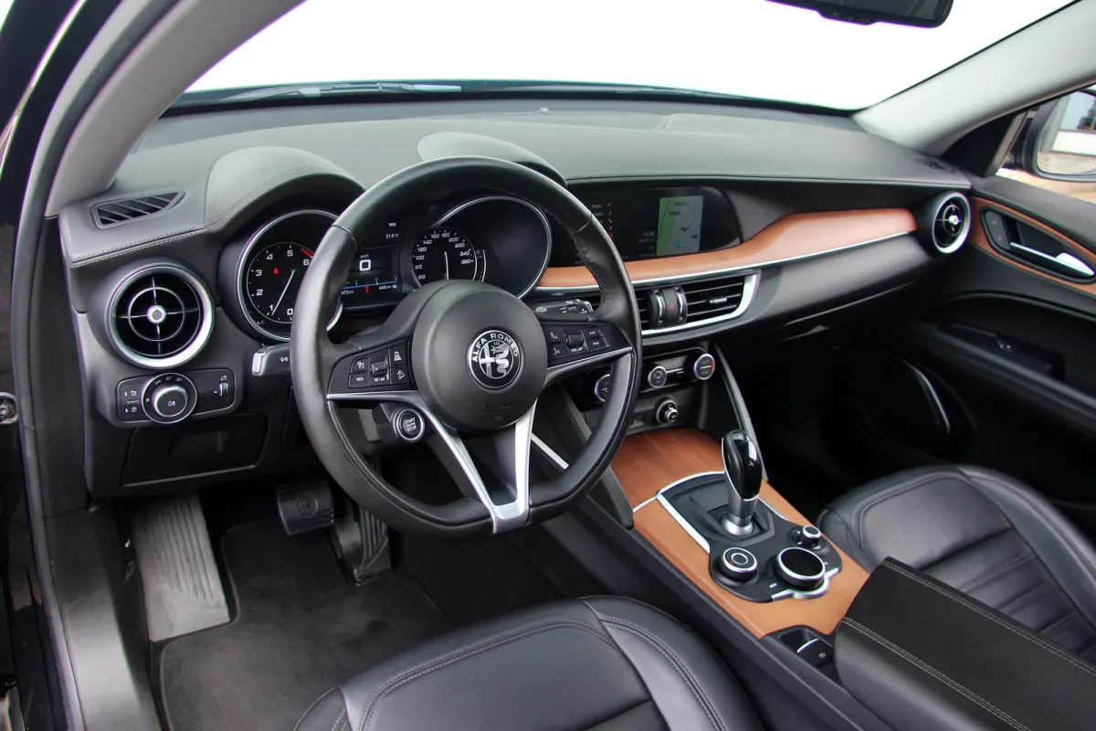 2.0 T AWD Super Business Edition | 20" | Leder | Adaptive Cruise Control | Camera | Carplay
