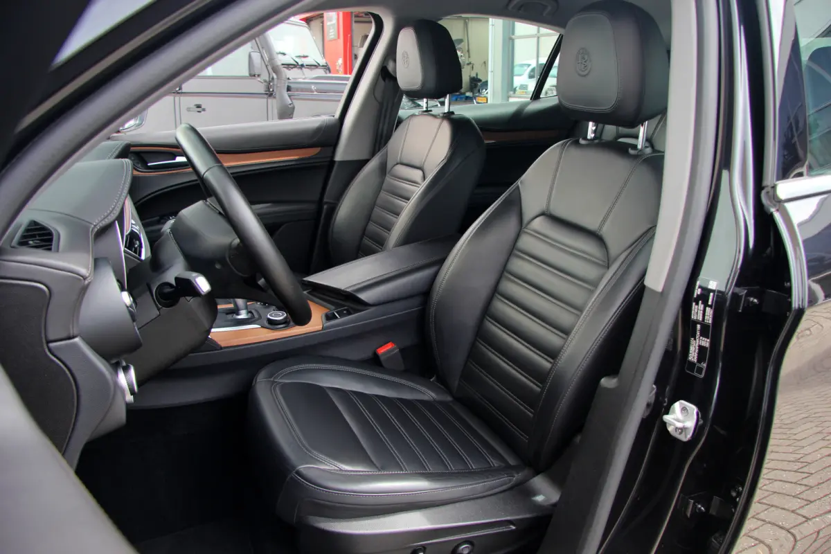 2.0 T AWD Super Business Edition | 20" | Leder | Adaptive Cruise Control | Camera | Carplay