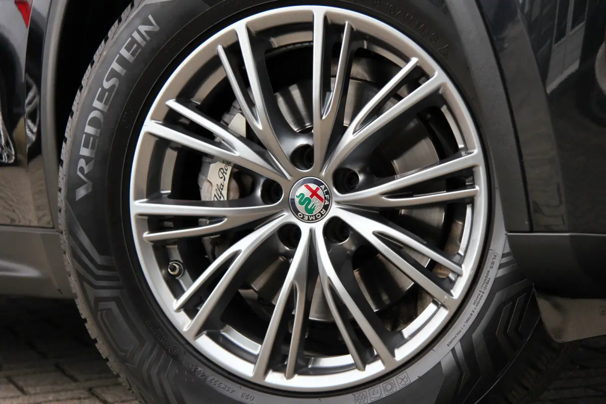 2.0 T AWD Super Business Edition | 20" | Leder | Adaptive Cruise Control | Camera | Carplay