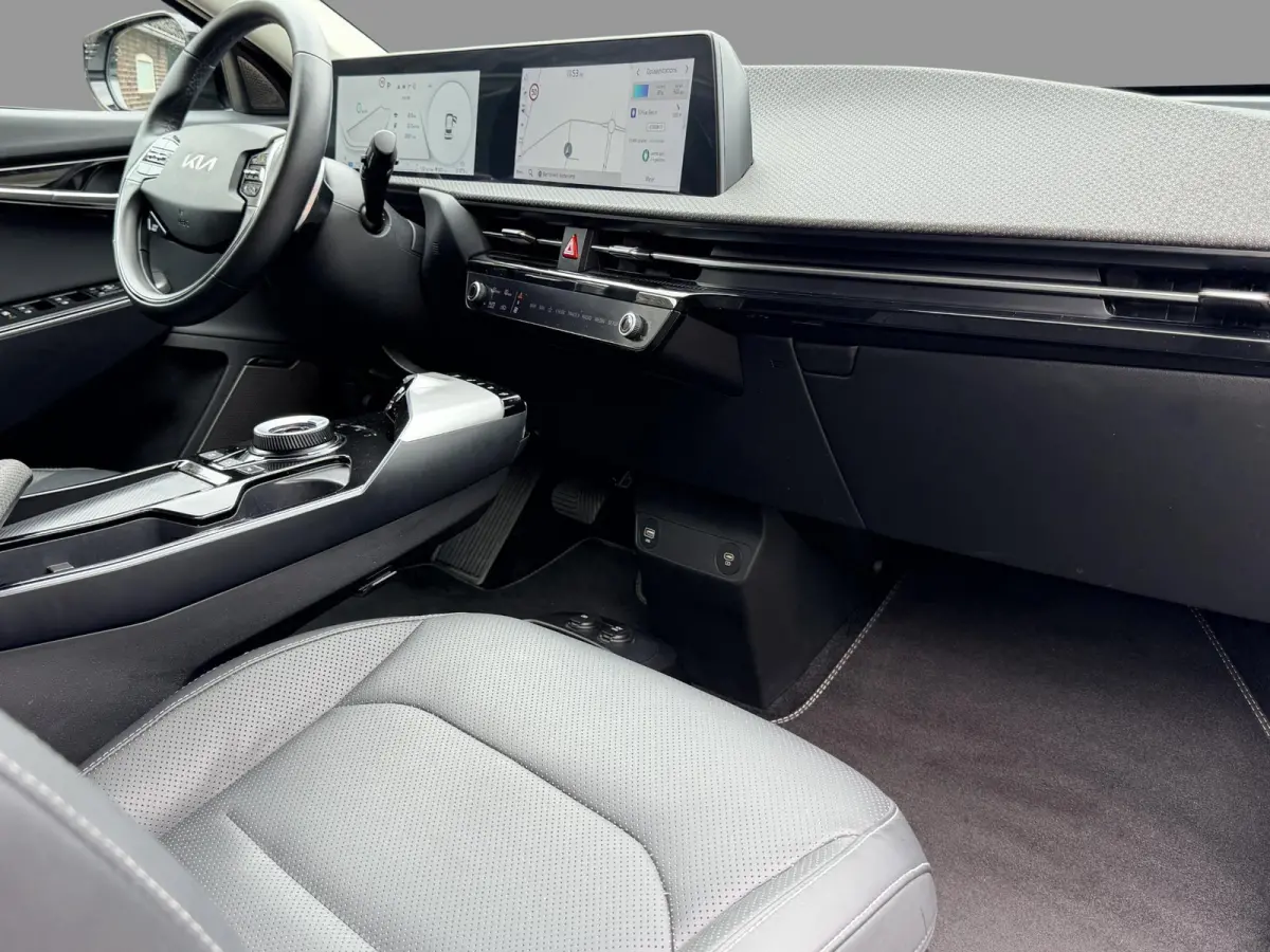 Plus 77.4 kWh SOH 97,7% / Black Package GT / Warmtepomp / Trekhaak / 3 Fase / Stoelverwarming & Ventilatie / MERIDIAN Surround-System / Adaptieve Cruise /