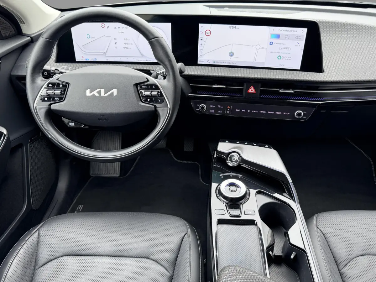 Plus 77.4 kWh SOH 97,7% / Black Package GT / Warmtepomp / Trekhaak / 3 Fase / Stoelverwarming & Ventilatie / MERIDIAN Surround-System / Adaptieve Cruise /